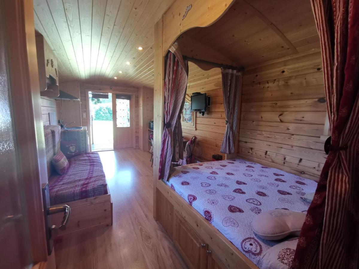 Roulotte Du Soleil - Mas Du Soleil Villa Eyragues Eksteriør bilde