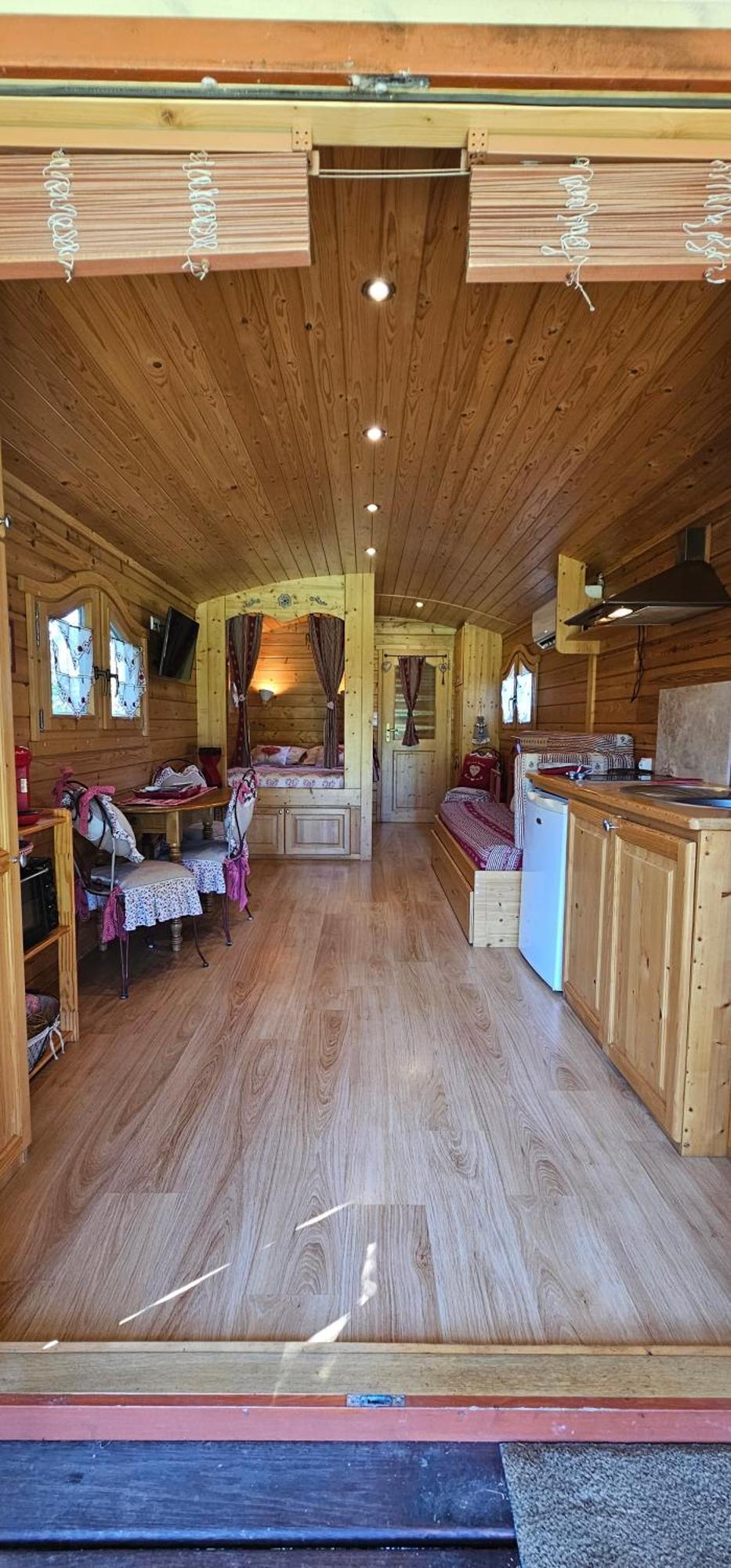 Roulotte Du Soleil - Mas Du Soleil Villa Eyragues Eksteriør bilde