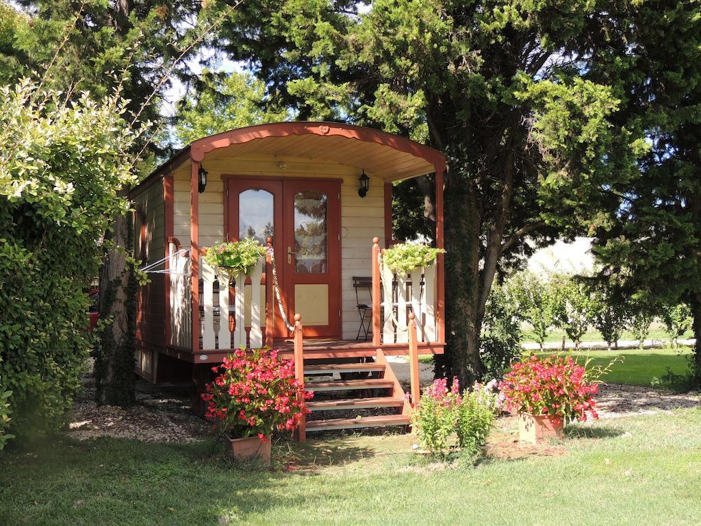 Roulotte Du Soleil - Mas Du Soleil Villa Eyragues Rom bilde